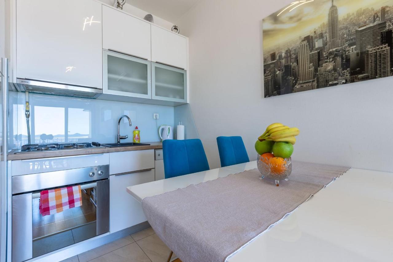 Jadran With Balcony And Parking Garage *